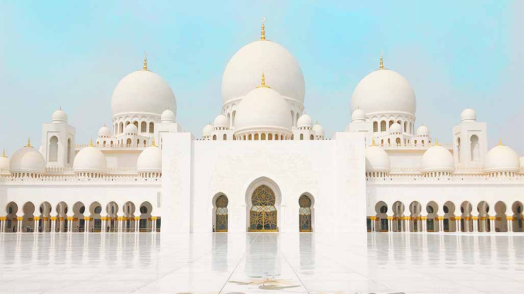 Sheikh Zayed Grand Mosque in Abu Dhabi
